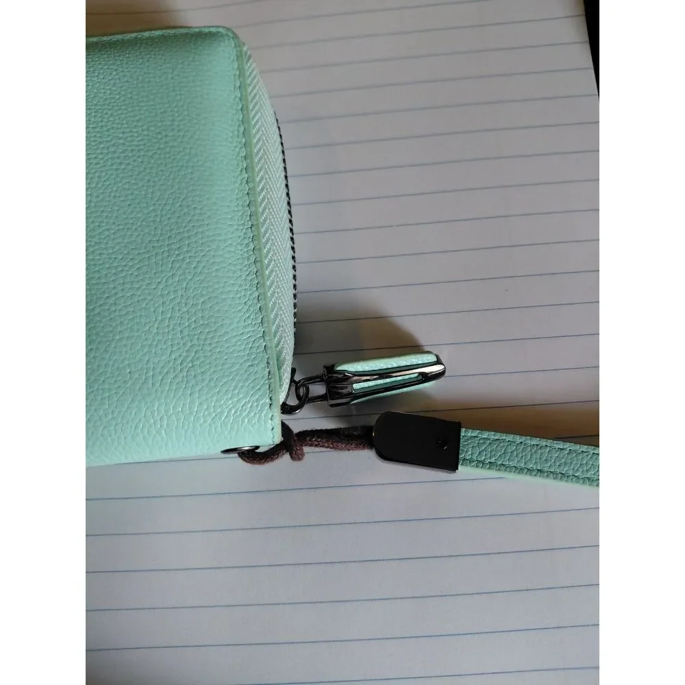Bveyzi RFID-blocking leather wallet / Phone wristlet